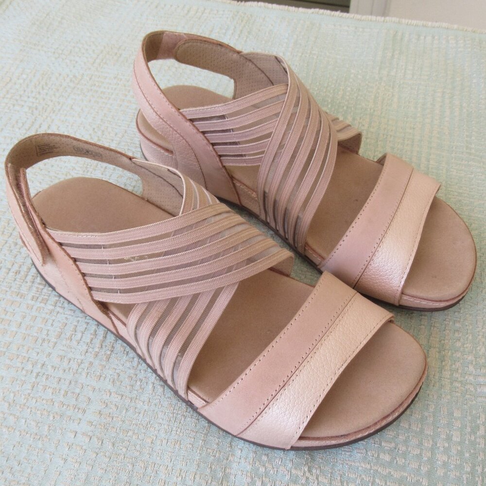 Romika Fidschi Leather Stretch Sandals -Size EU38 US 7.5 Nude or Tan color